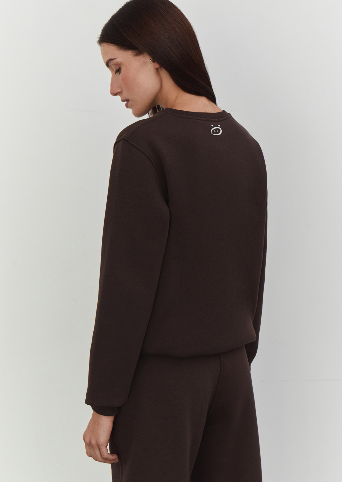 Dark brown color basic women three-thread insulated sweatshirt
